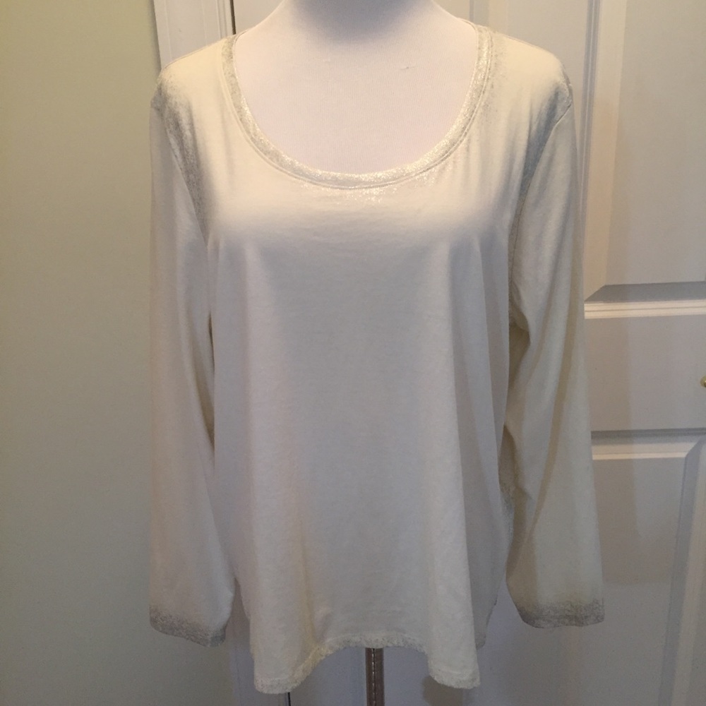 Fabletics long Sleeve Laurel creme and silver top